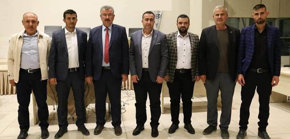 Ahmet Böğet, Özkan Taşpınar lehine adaylıktan çekildi