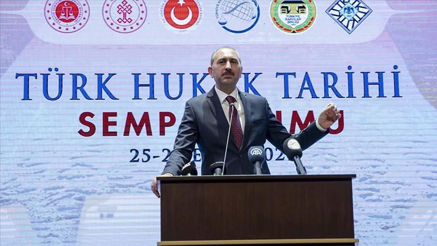 Adalet Bakanı Gül: 'Hukuk devleti' ile 'insan haklarına dayanan devleti kastediyoruz