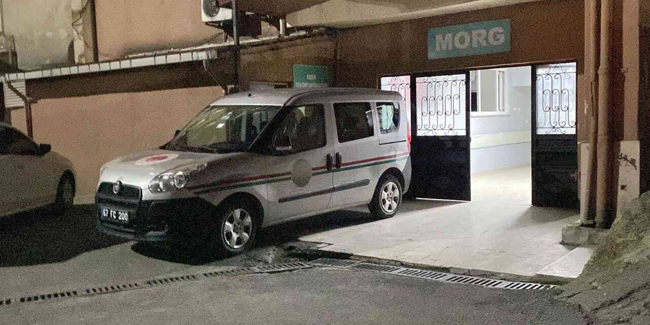 Aracını park etmek isterken 4 yaşındaki oğlunu ezdi