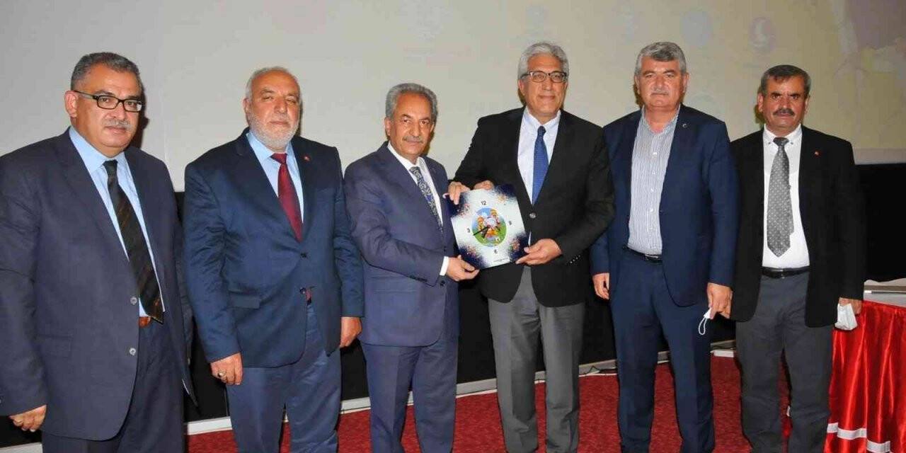 Prof. Dr. Nebi Özdemir, 'Tarihsel şahsiyetin 8 asra aşan bir yaşamı var'