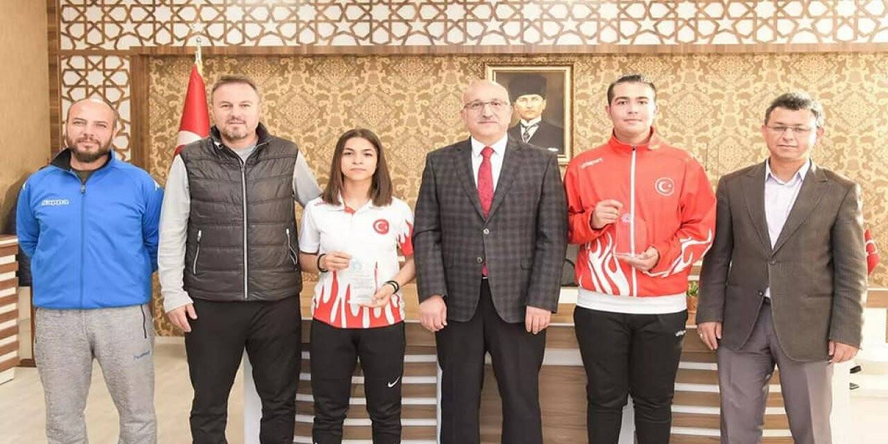 Seyit Ali Büyük şampiyonları ağırladı