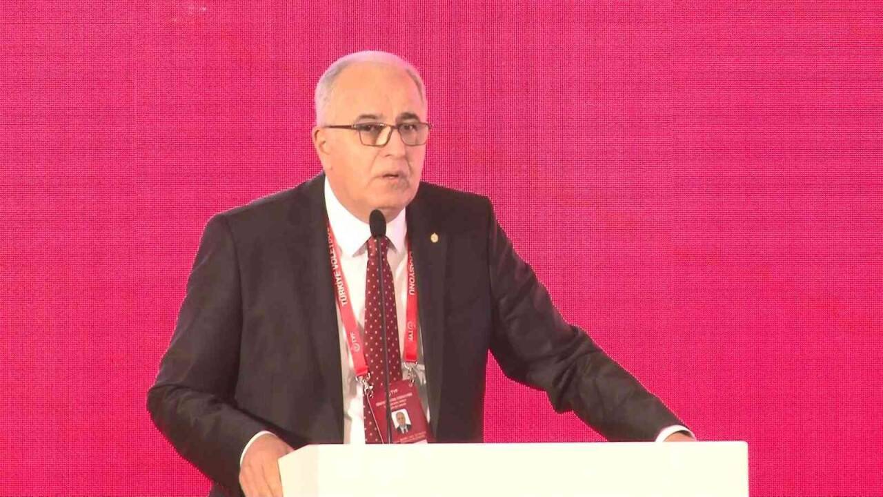 Türkiye Voleybol Federasyonu’nda Mehmet Akif Üstündağ yeniden başkan seçildi