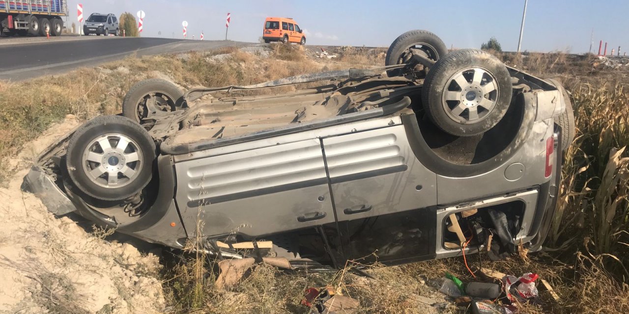 Konya'da Kaza! Devrilen hafif ticari araçtaki 6 kişi yaralandı