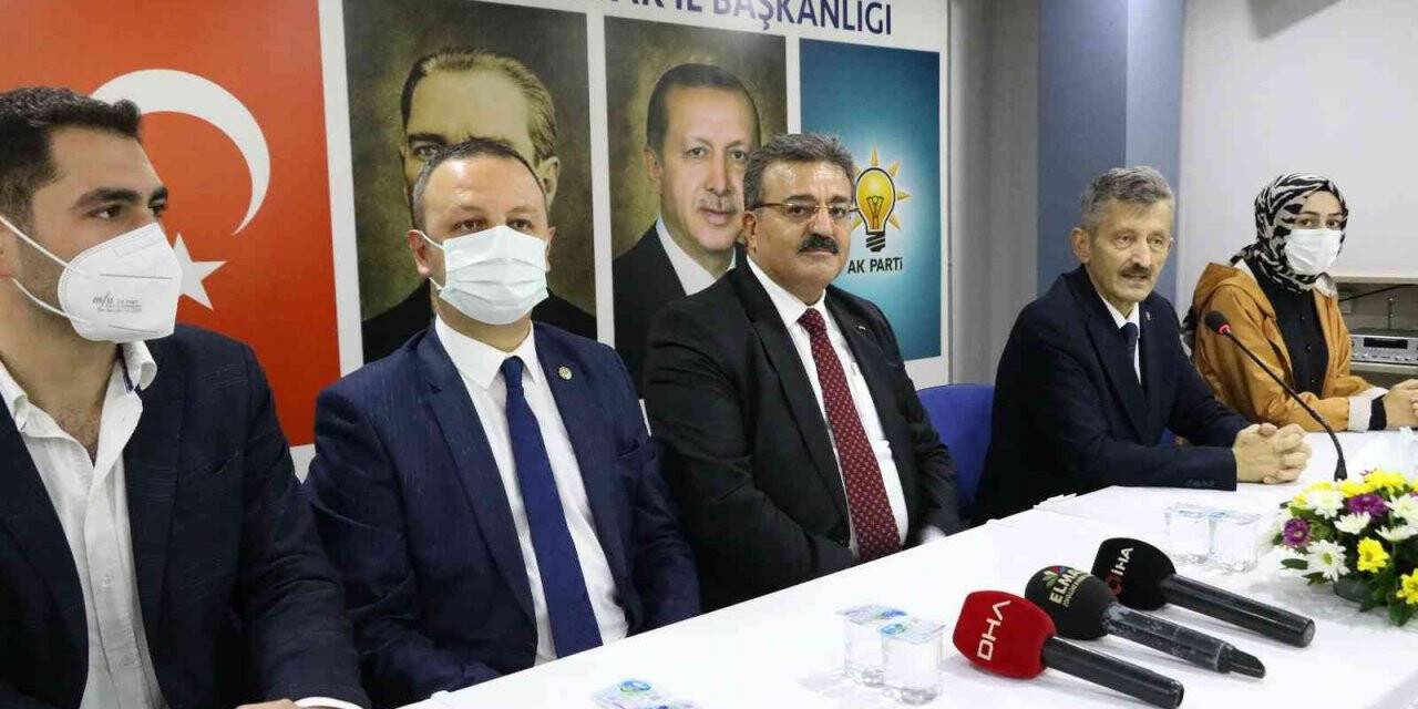 Çalışma ve Sosyal Güvenlik Bakan Yardımcısı Faruk Özçelik AK Parti’de