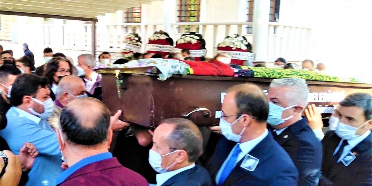 Gözyaşları, boğazı kesilerek öldürülen Şebnem için aktı