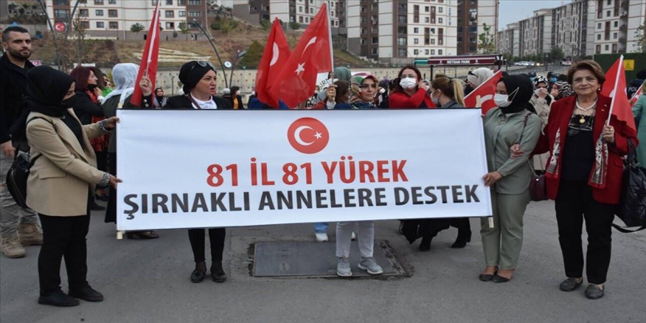 Şırnak'ta 81 ilden gelen kadınlardan terör mağduru ailelere destek yürüyüşü