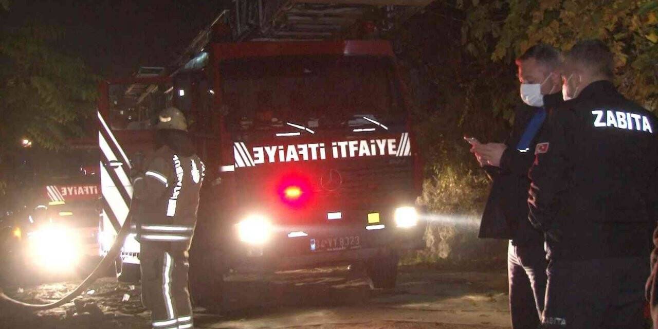 Avcılar’da metruk binada yangın