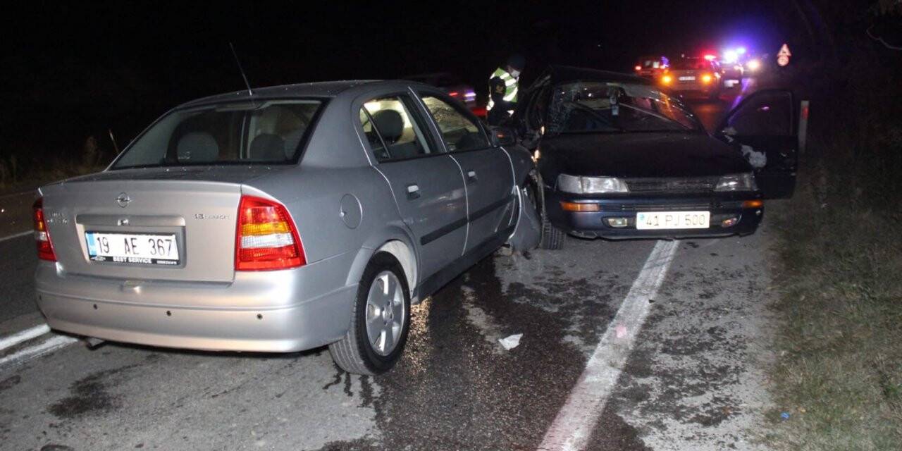 Kocaeli’nde 3 araç birbirine girdi: 2 yaralı