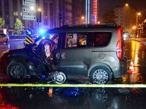 İzmir'de trafik kazası: 1 ölü