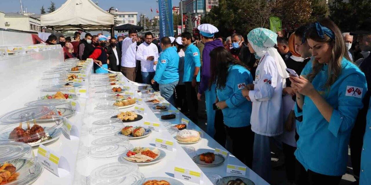 Festivalde 51 çeşit patates yemeği tanıtıldı