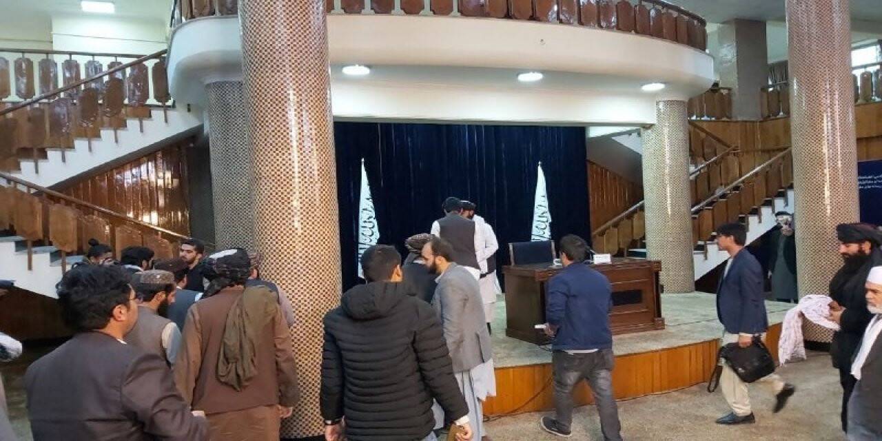 Taliban Sözcüsü Mücahit: Taliban yönetimi resmi olarak tanınmalı