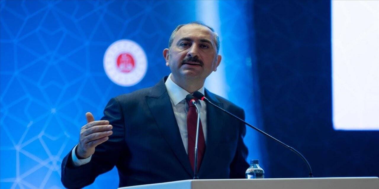 Adalet Bakanı Gül: Hukuk sesi daha çok çıkanın değil haklı olanın yanındadır