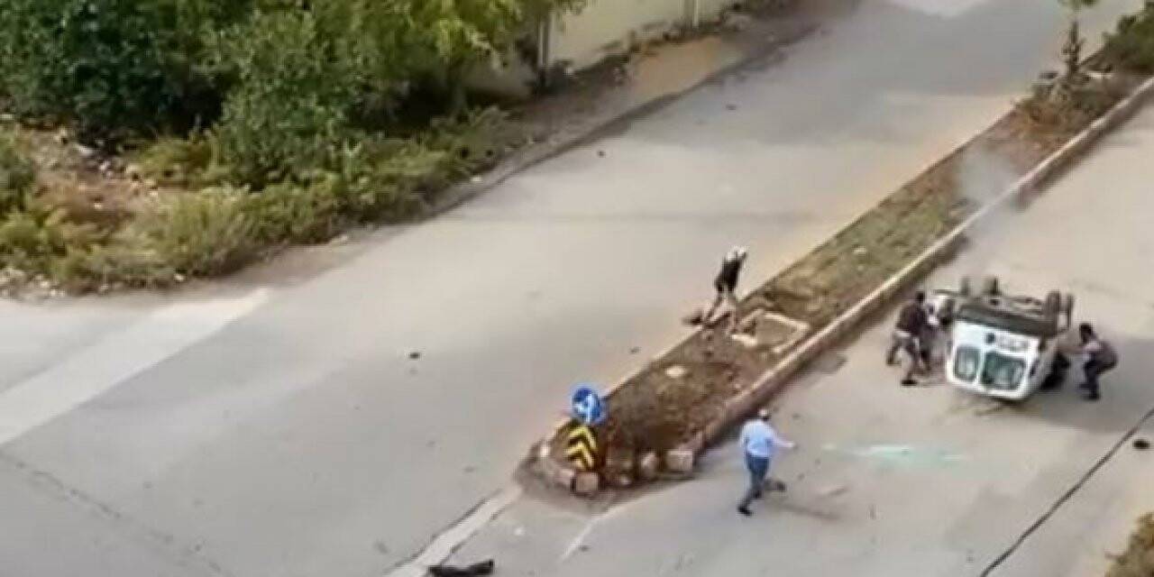 Takla atan araçtakileri kurtarmak için vatandaşlar seferber oldu