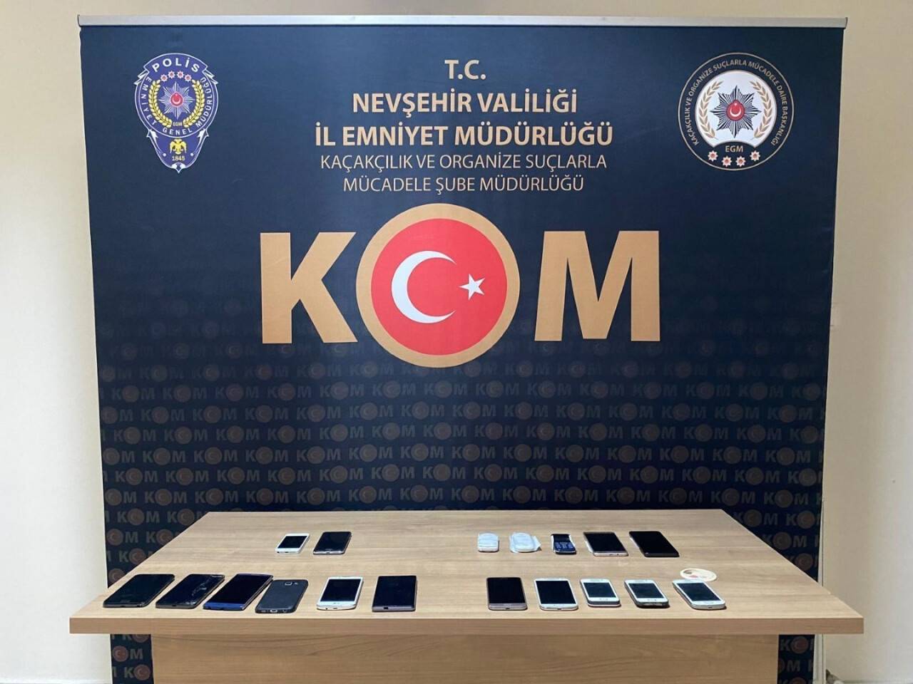 Nevşehir’de eş zamanlı kaçak cep telefonu operasyonu