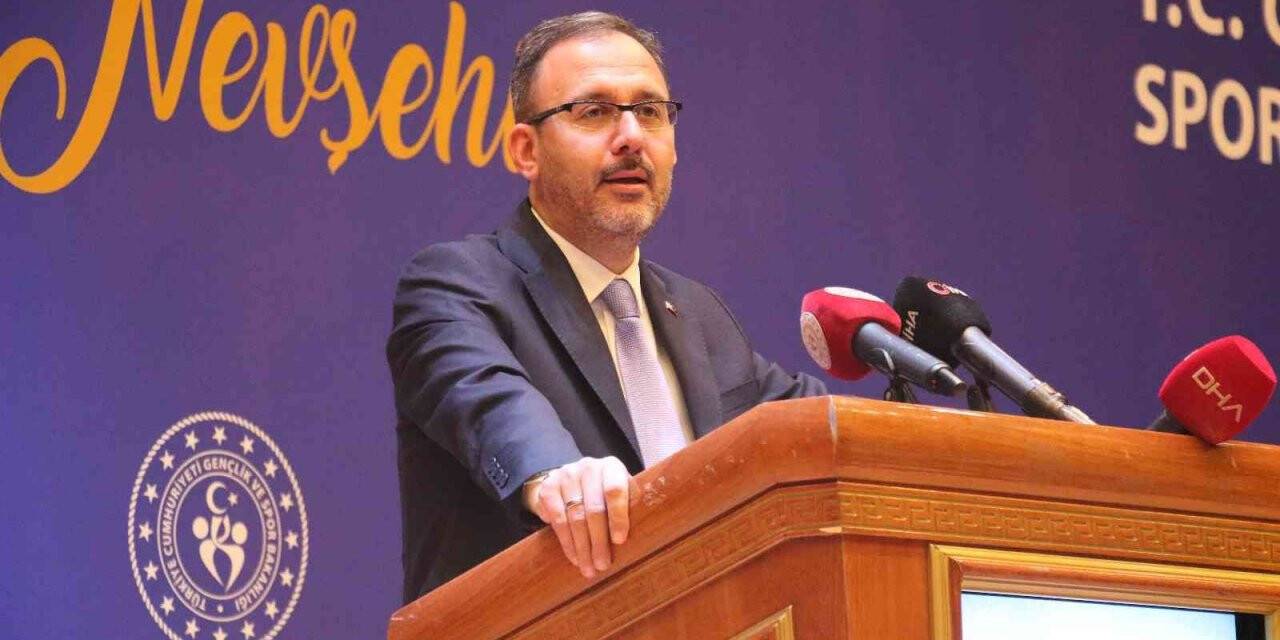 Bakan Kasapoğlu: Harcanan her bir kuruşu gençlerimiz için harcıyoruz