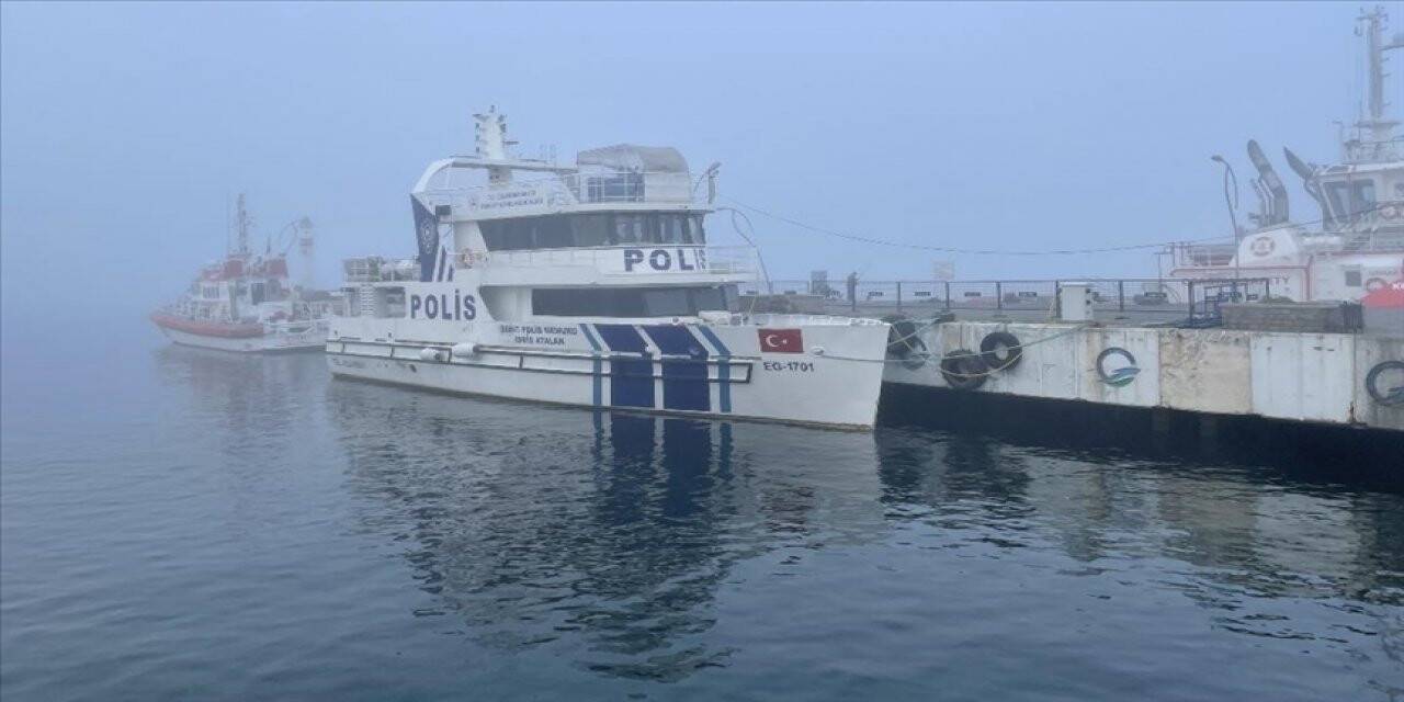 Çanakkale Boğazı yoğun sis nedeniyle çift yönlü transit gemi geçişlerine kapatıldı