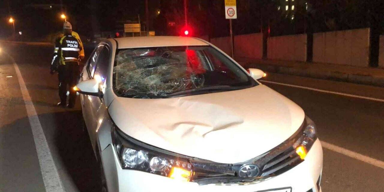 Otomobilin çarptığı üniversiteli genç kız ağır yaralandı