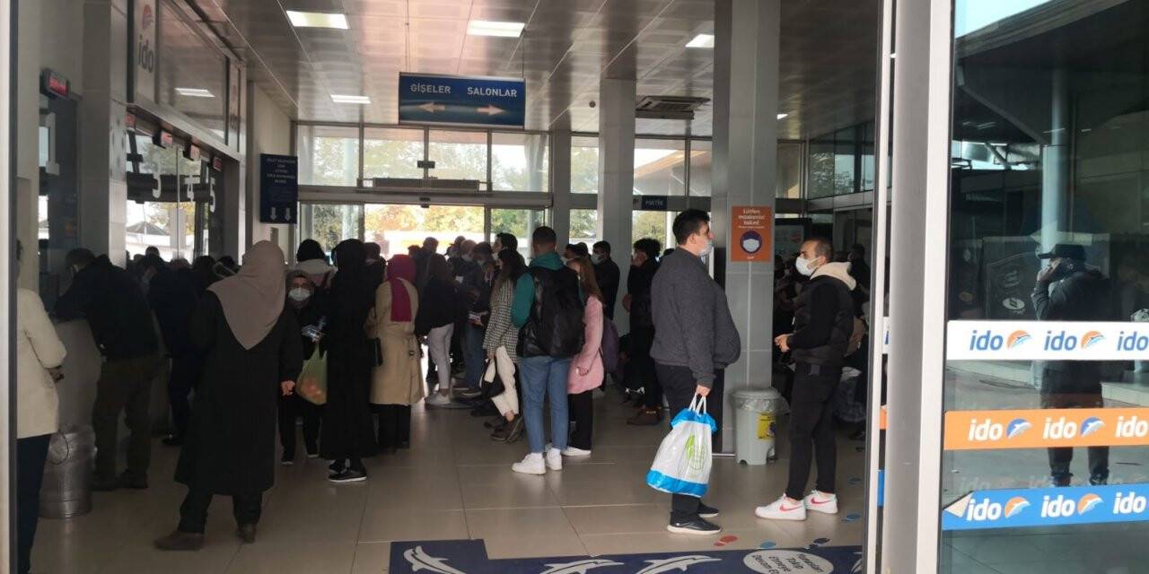Yoğun sis vapur seferlerini durdurdu