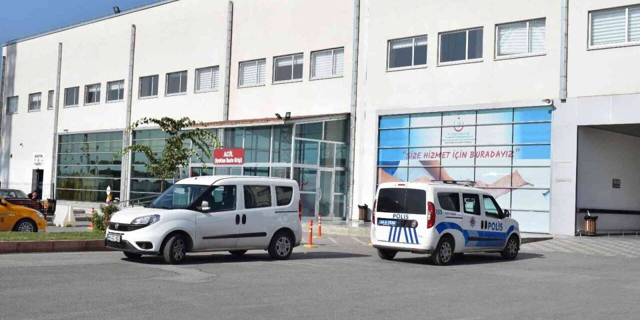 Kavgaya müdahale etmek isteyen bekçi ağır yaralandı