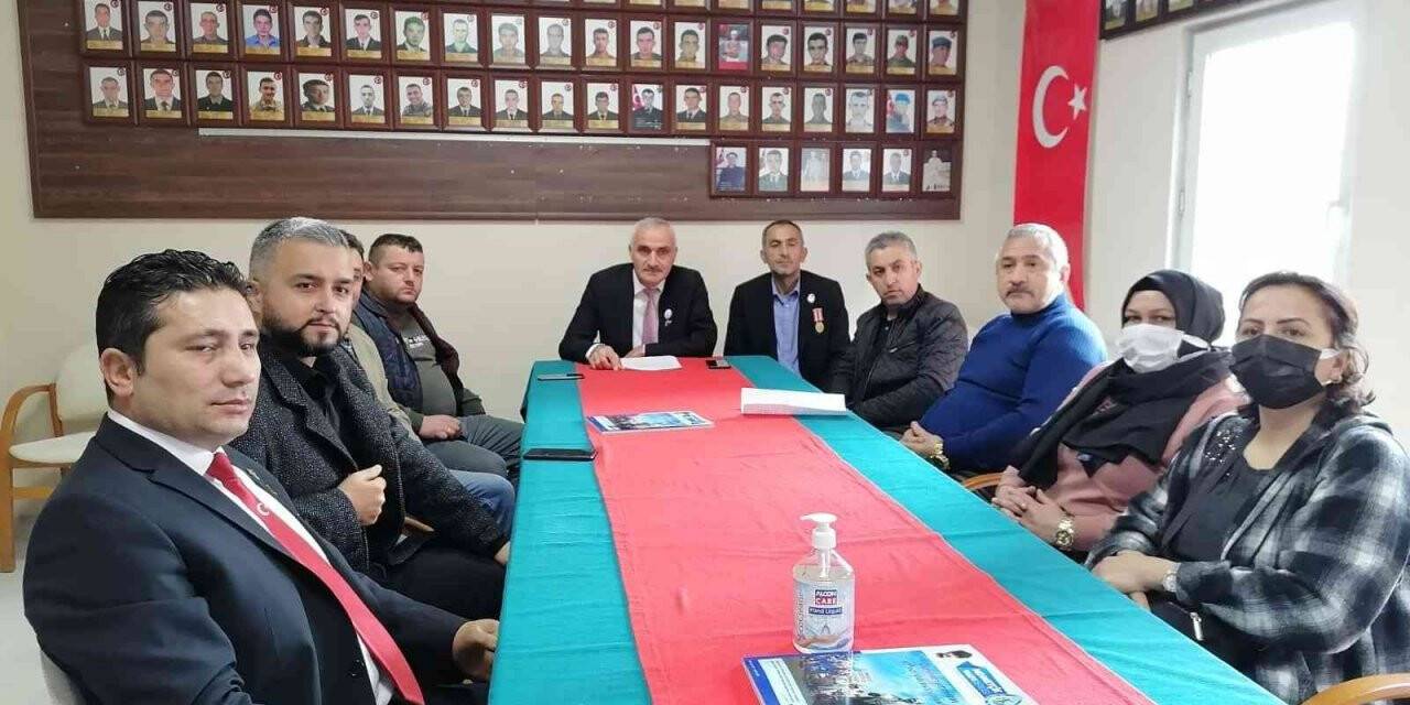 Giresun’da şehit yakınlarından İYİ Partili Lütfi Türkkan’a milletvekilliğinden istifa çağrısı