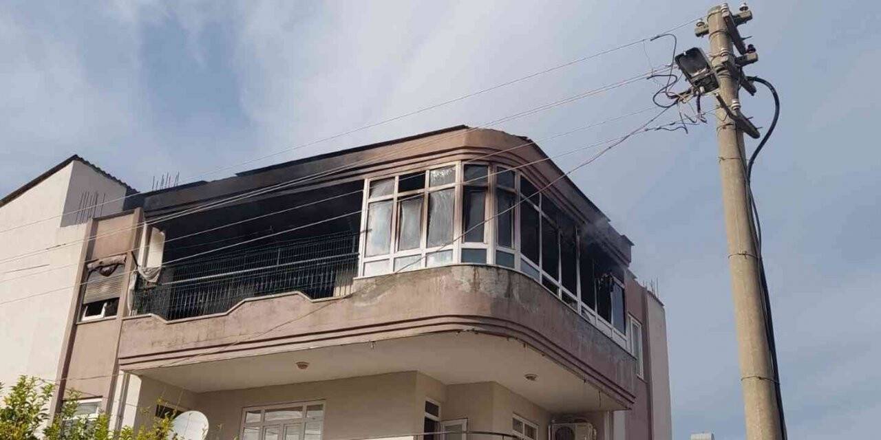 Klimadan çıkan yangın evi küle döndürdü
