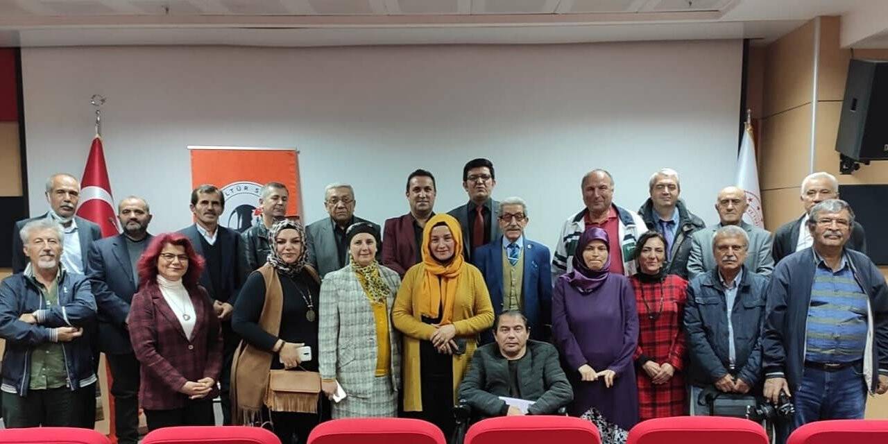 Atatürk, Selçukya'da şiirlerle anıldı