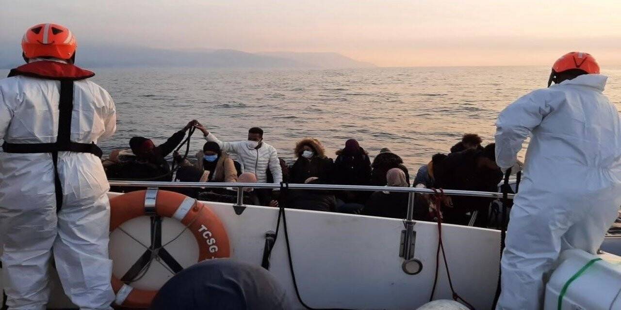 İzmir açıklarında 75 düzensiz göçmen kurtarıldı