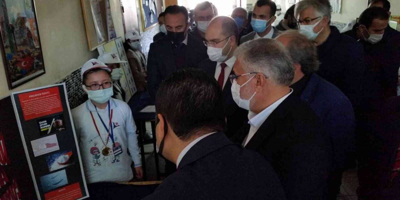 Kulu’da TÜBİTAK 4006 Bilim Fuarı düzenlendi