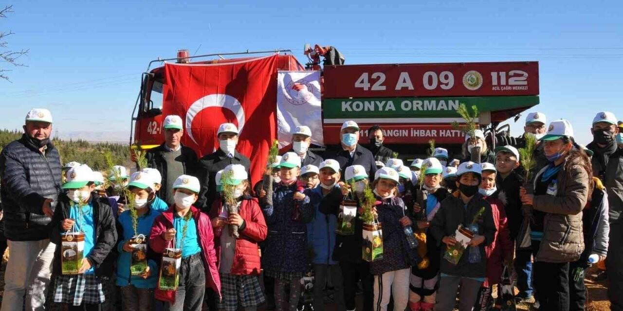 Akşehir’de 800 fidan toprakla buluşturuldu
