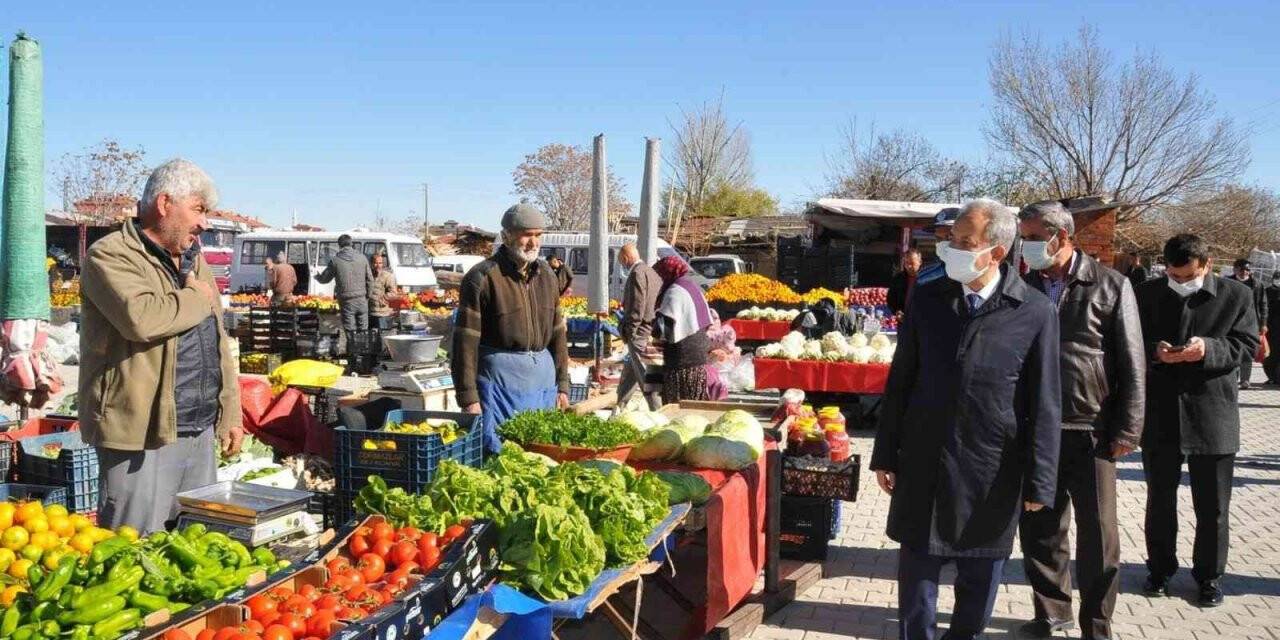 Başkan Akkaya pazar esnafı ile buluştu