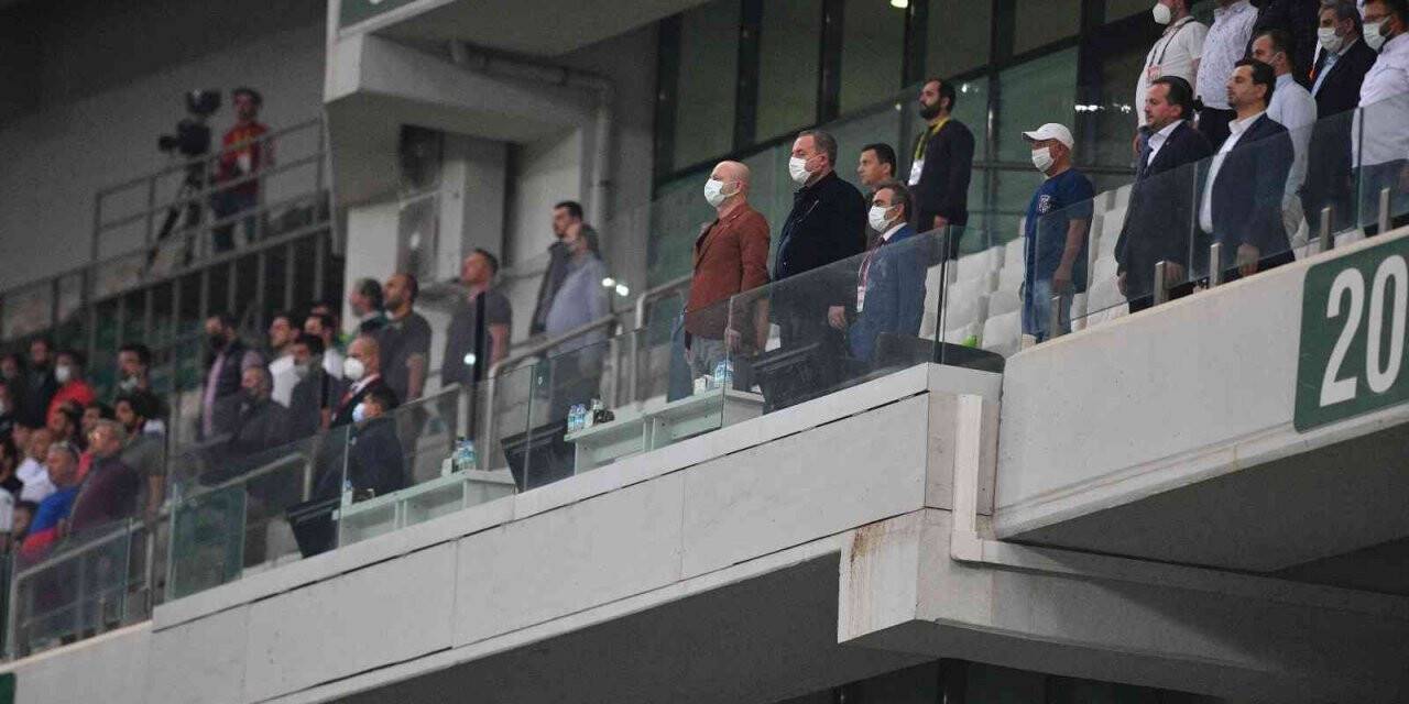 Hayrettin Gülgüler: “Bursaspor Kulübü Yönetimi hiç bir zaman taraftarını karşısına almaz”