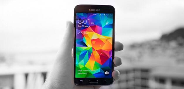 Samsung S5'te hata itirafı!