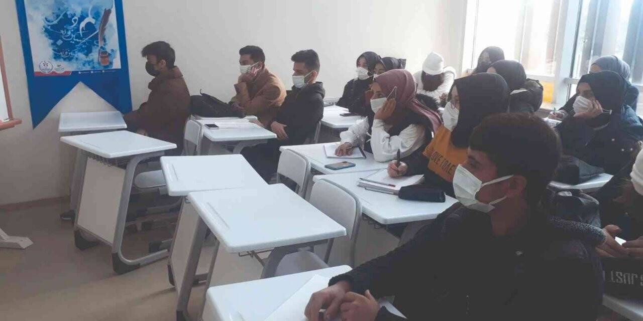 Gençlik merkezinin açtığı kuslara yoğun ilgi