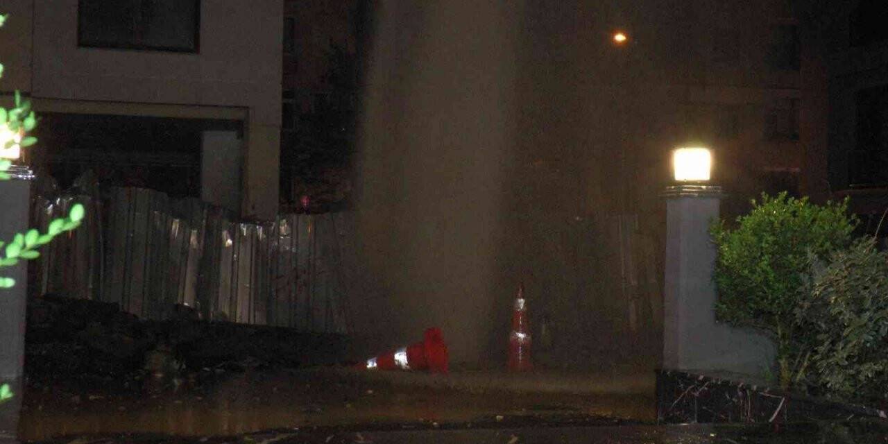 Kadıköy’de su borusu patladı mahallenin suyu kesildi