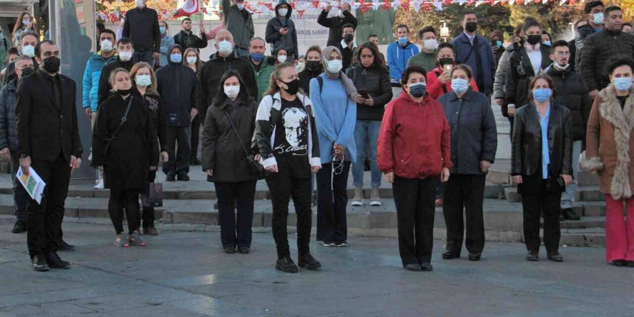 Başkent’te 09.05’te hayat durdu
