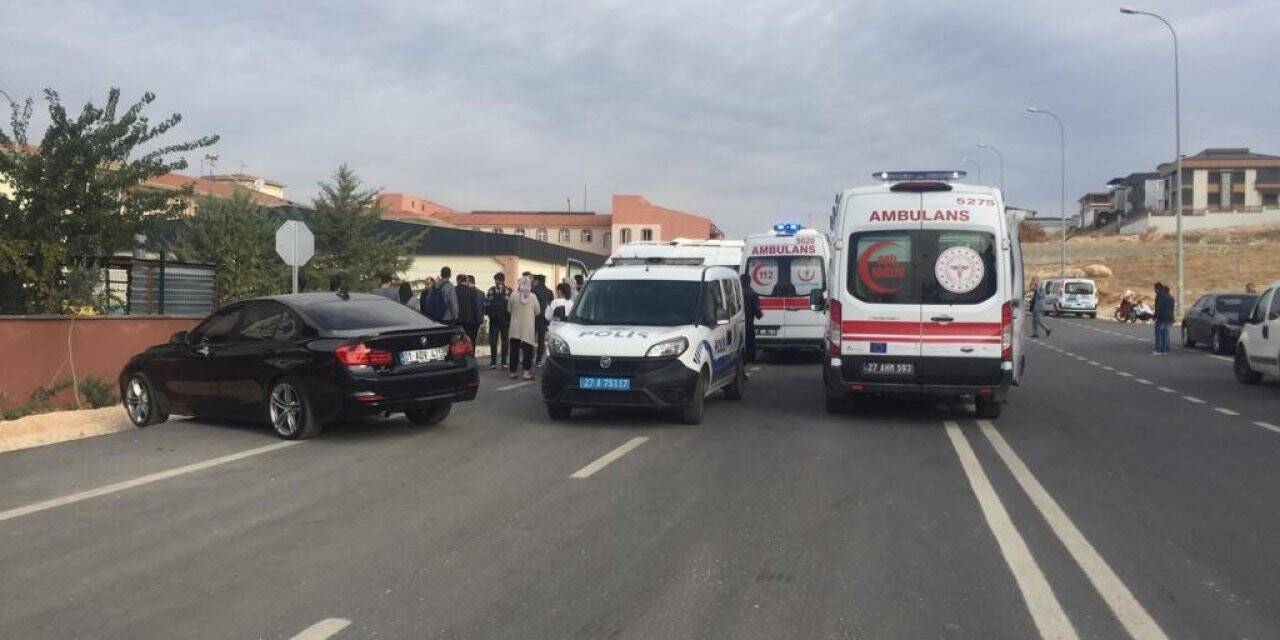 Öğrenci servisi ile halk otobüsü çarpıştı: 14 yaralı