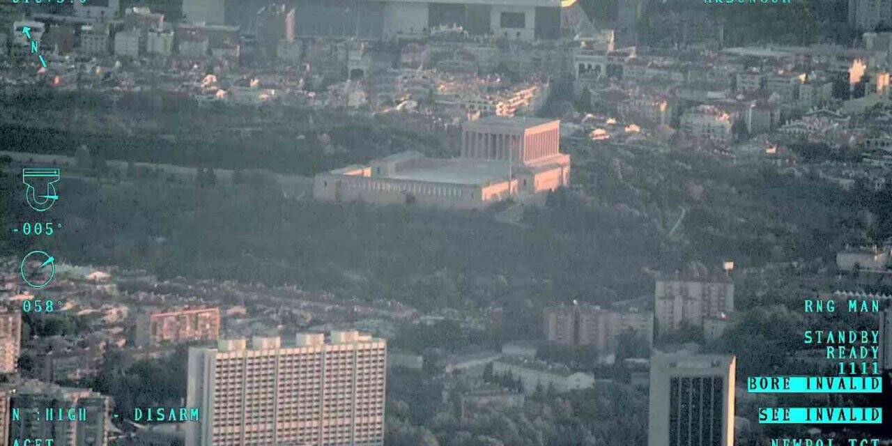 TUSAŞ’tan 10 Kasım’da anlamlı paylaşım: “AKSUNGUR’un kamerasından Anıtkabir”
