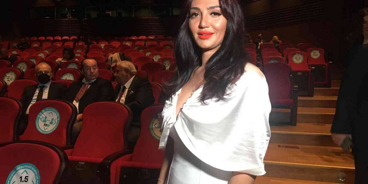 Azerbaycan’ın divası Sevinc Ağaşirinova, Türkiye’de ödül aldı