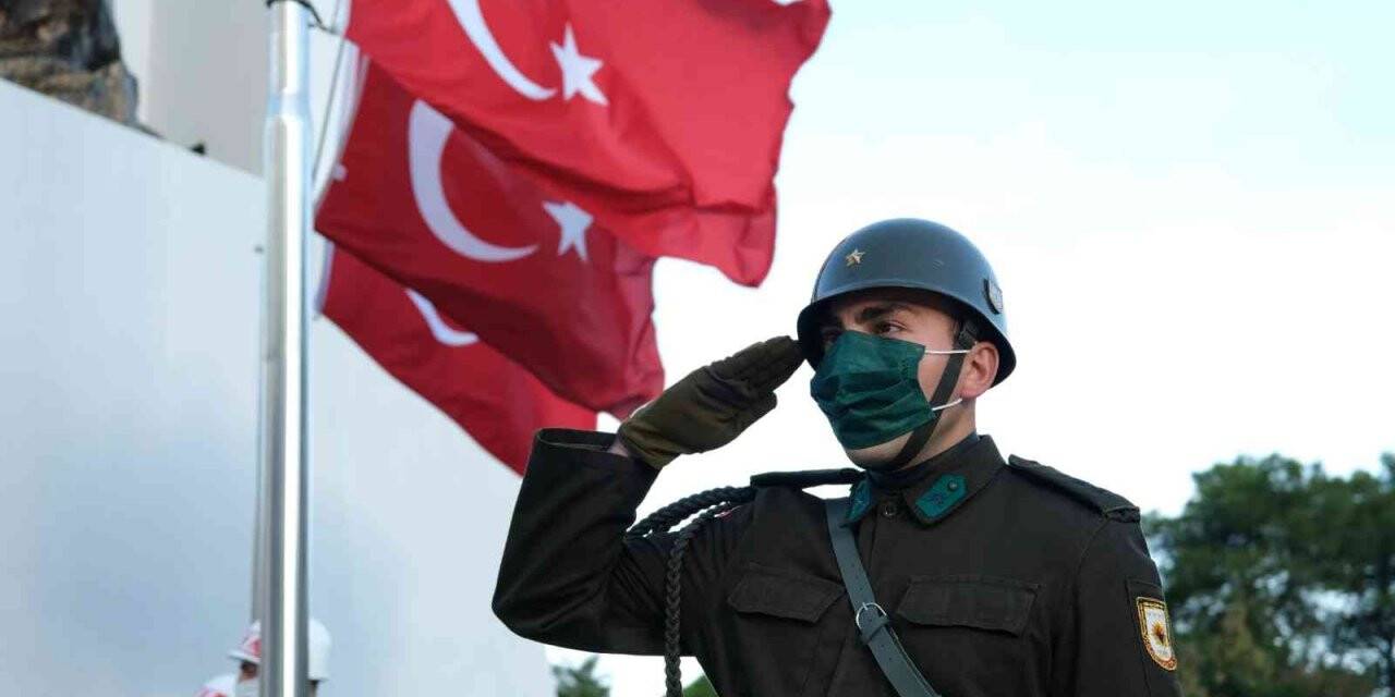 Manisa’da hayat 09.05’te durdu
