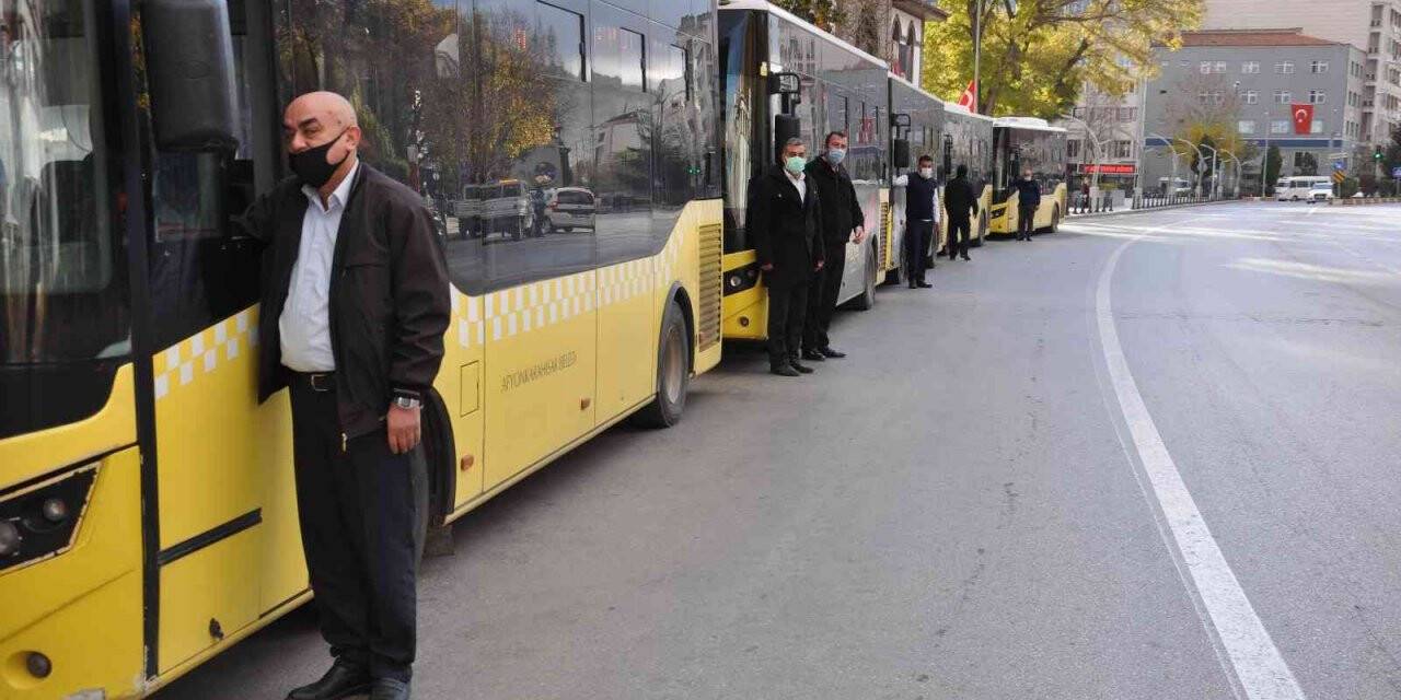 Afyonkarahisar’da otobüs şoförlerinin 10 Kasım geleneği bu yıl da sürdü