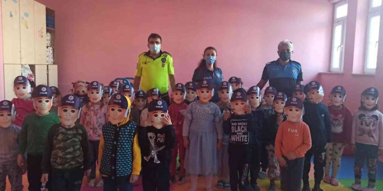 Öğrencilere ’güvenlik kuralları ve trafik yaya güvenliği’ anlatıldı