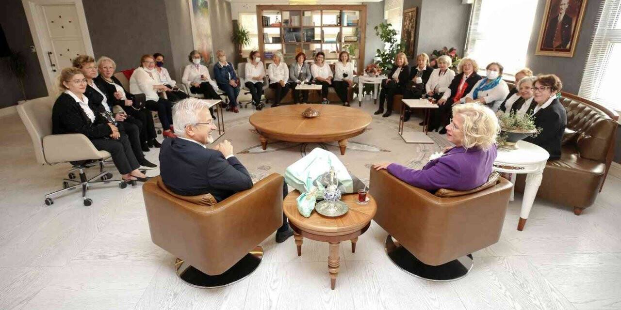 Nilüfer Kadın Korosu’ndan Başkan Erdem’e ziyaret