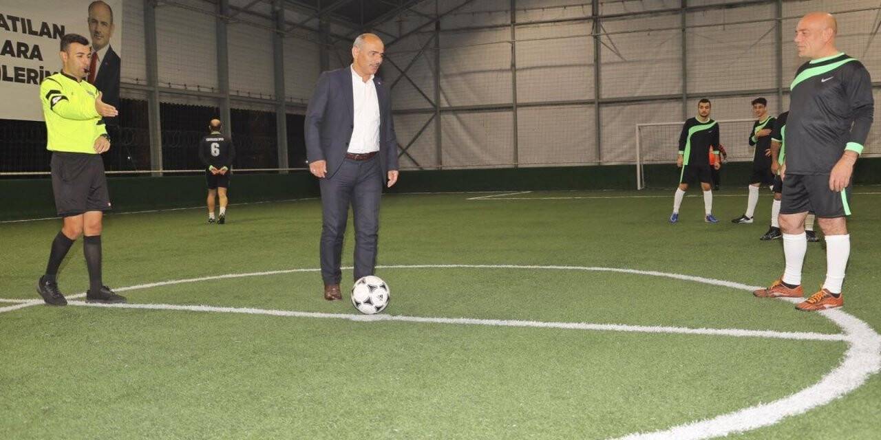 Belediye personellerinin futbol turnuvası başladı