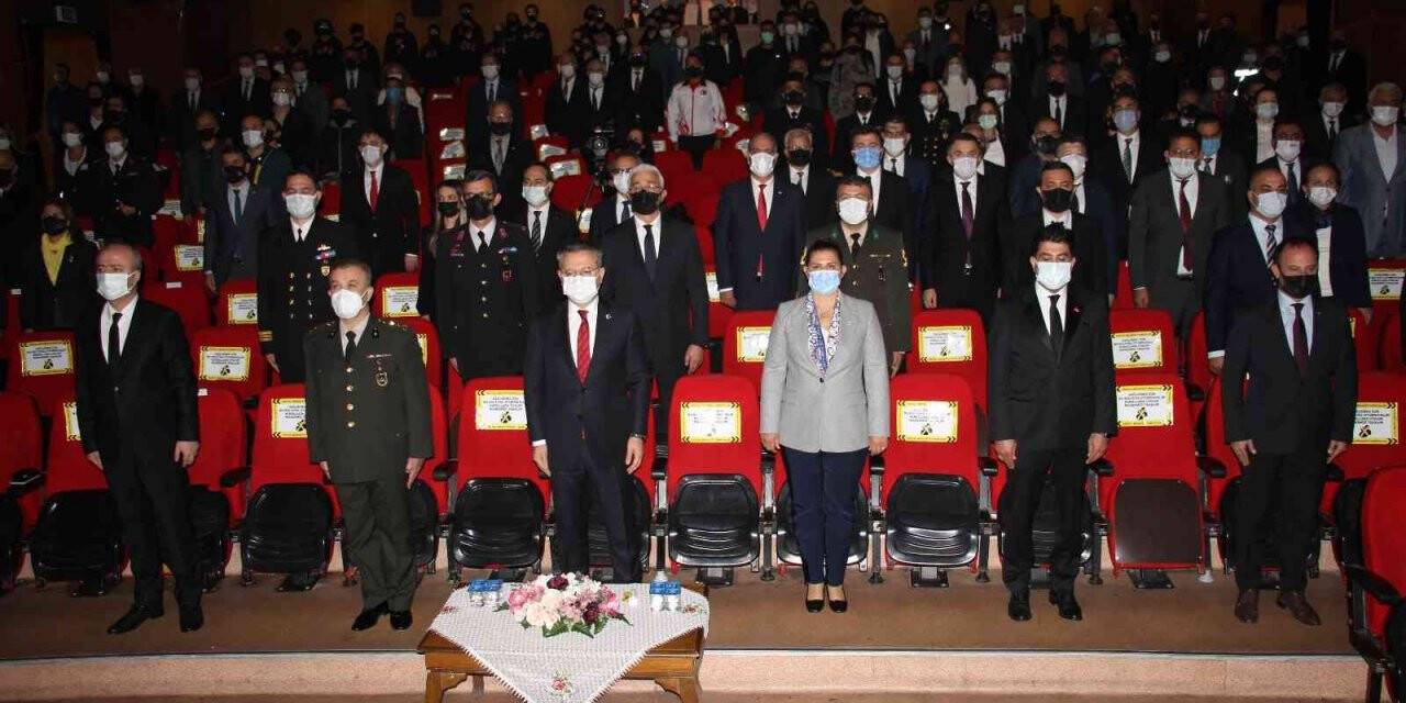 Kültür Merkezi’ndeki programla Atatürk anıldı