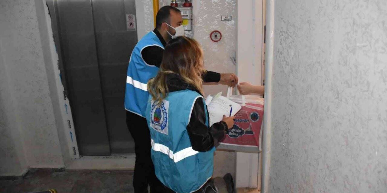 Siirt Belediyesi 2 bin 300 aileye ’Hoş geldin bebek’ paketi dağıttı