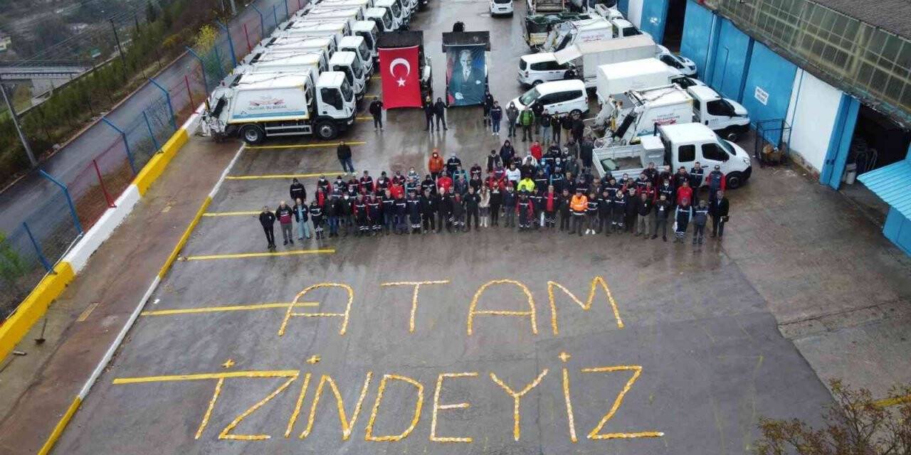 Temizlik işçileri eldivenleriyle yazdı: "Atam izindeyiz"