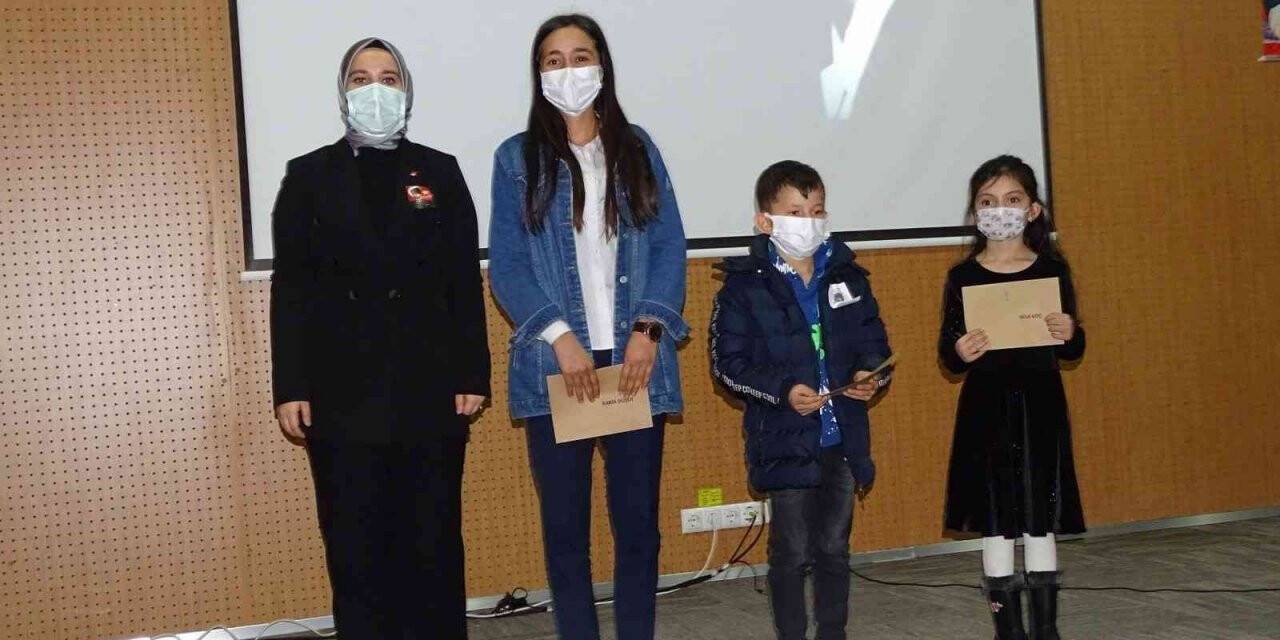 Hisarcık’ta başarılı öğrenciler ödüllendirildi