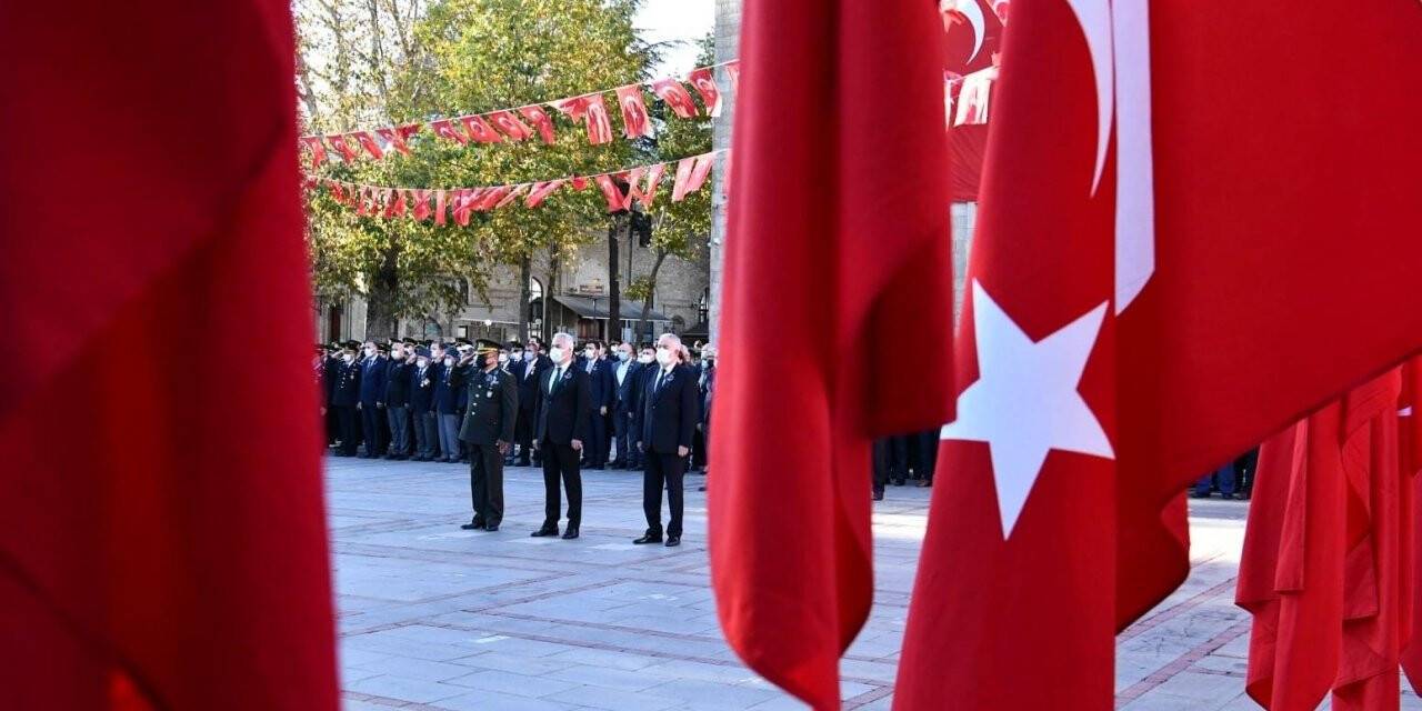 Gazi Mustafa Kemal Atatürk, Isparta’da saygı ve minnetle anıldı