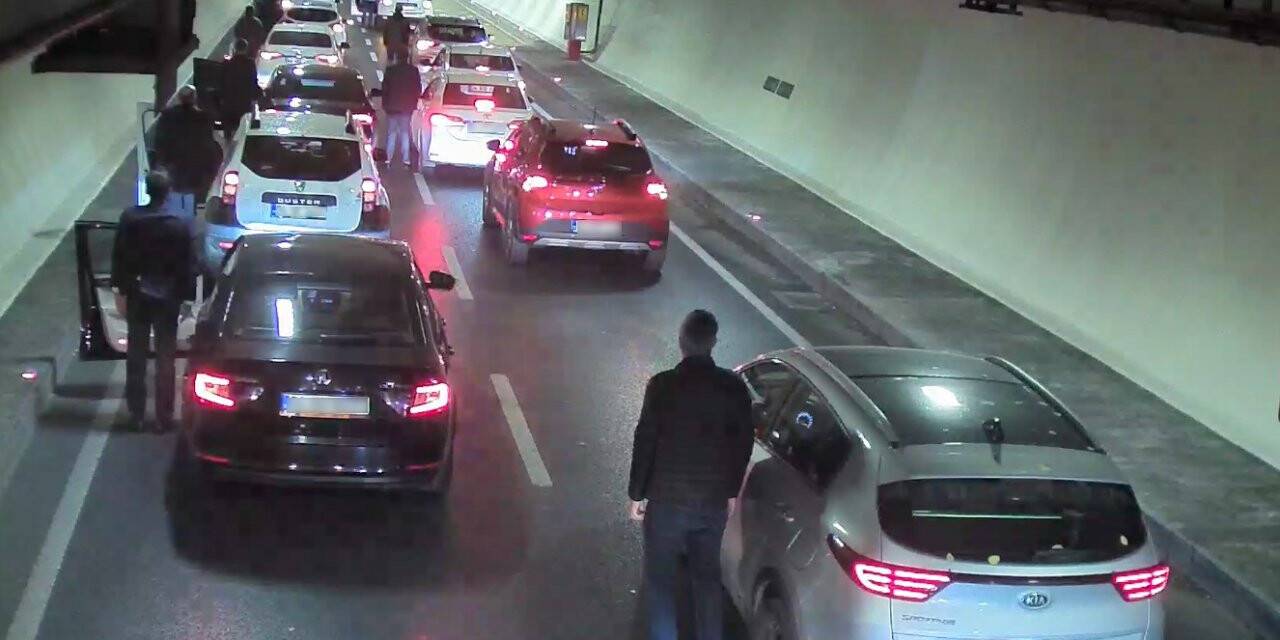 Avrasya Tüneli’nde Ata’ya saygı duruşu