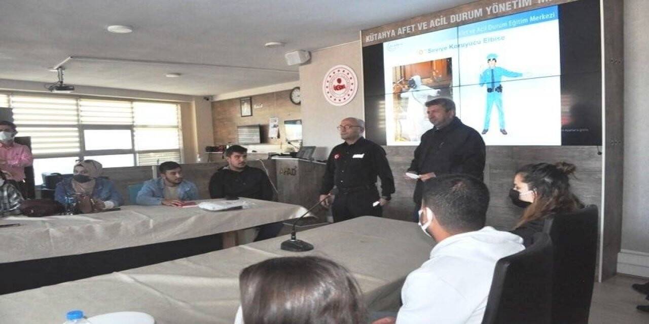 Şaphane MYO öğrencilerine AFAD’dan KBRN farkındalık eğitimi